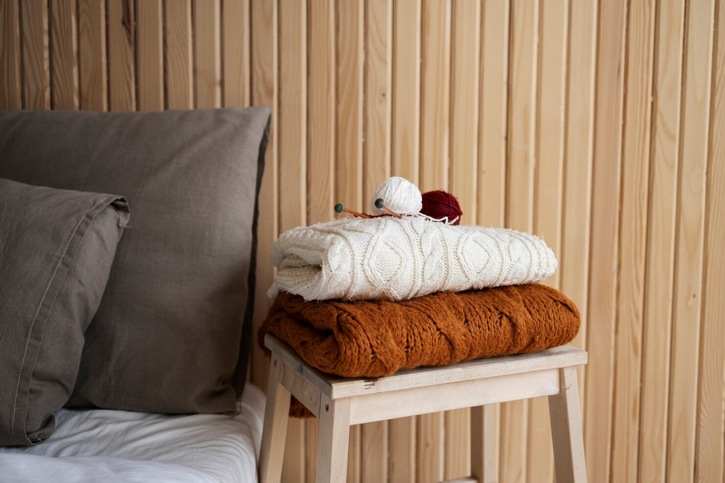 Bedroom - Blankets, Pillows & Covers